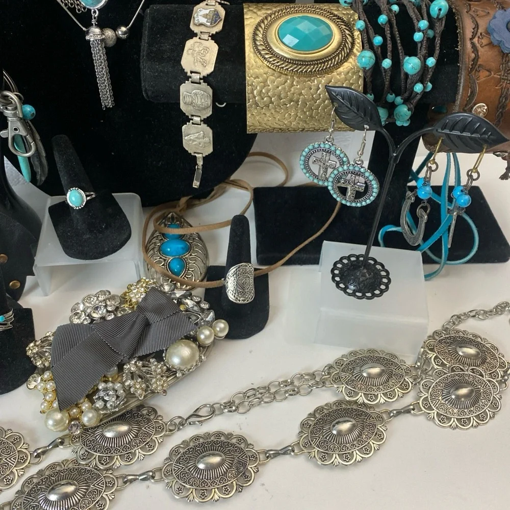 Turquoise and Silver Statement Necklaces, southwestern style jewelry lot - Picture 9 of 16
